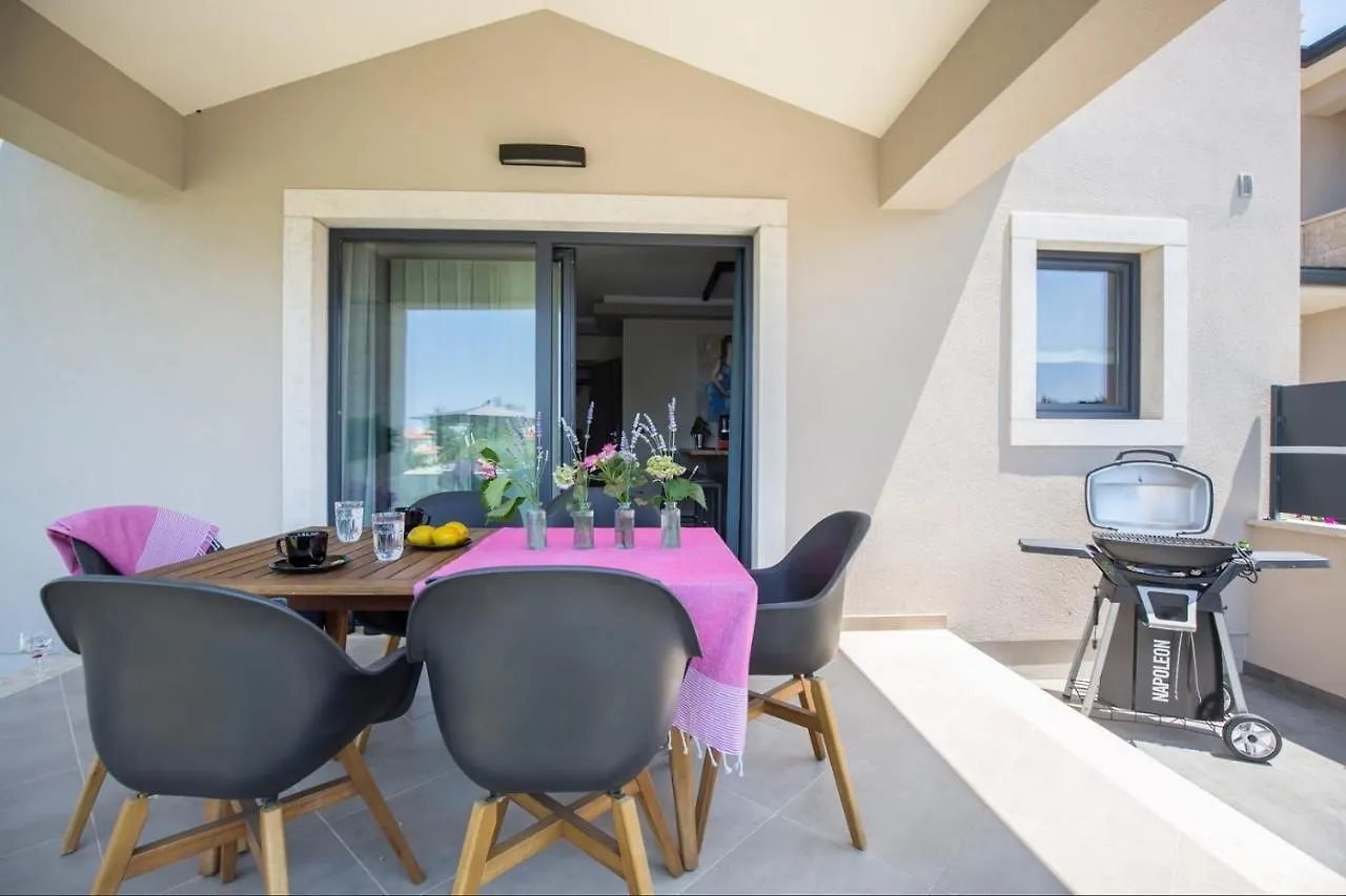 Family Villa Mare For Max 8 Person With Jacuzzi Kukci Porec Countryside