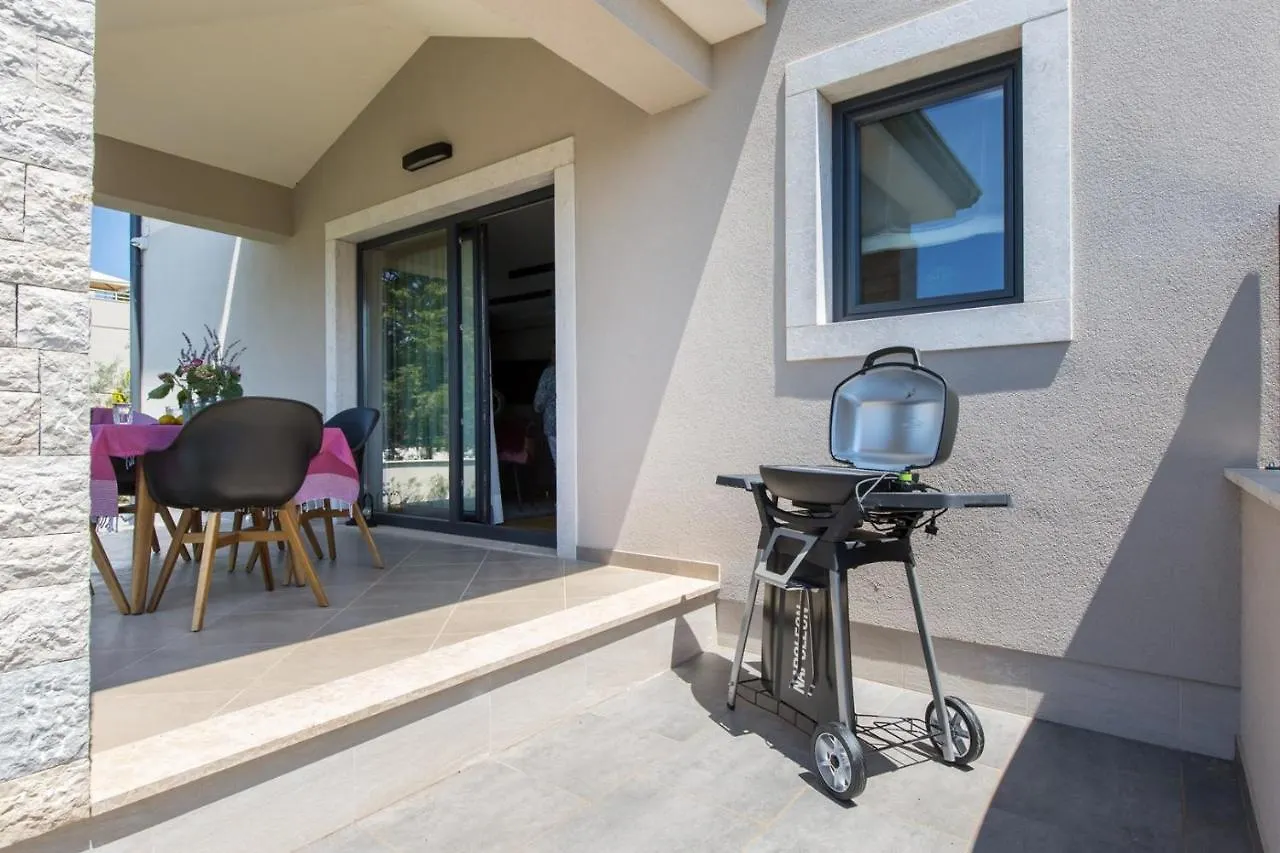 Family Villa Mare For Max 8 Person With Jacuzzi Kukci Porec Countryside Croatia