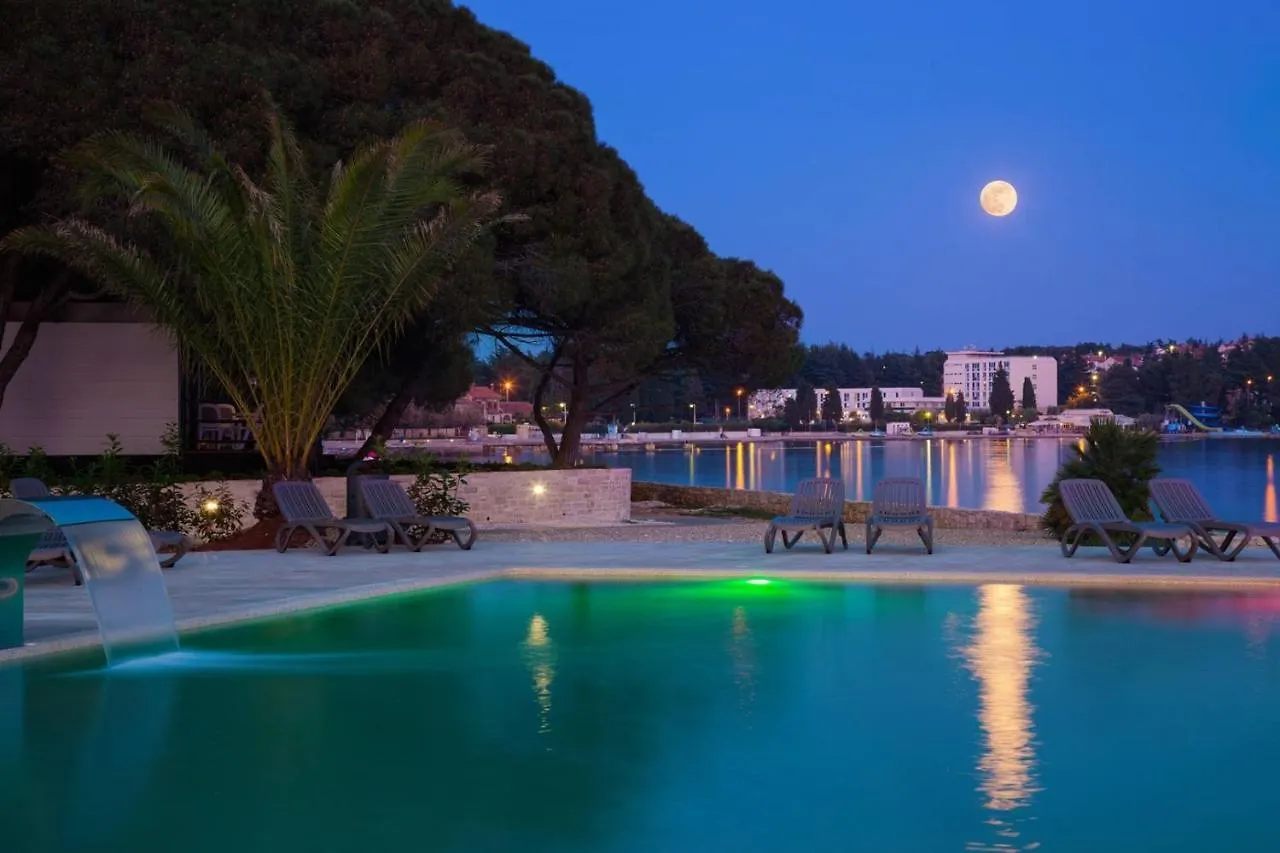 Family Villa Mare For Max 8 Person With Jacuzzi Kukci Porec Countryside
